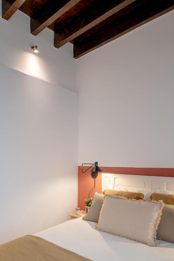 Home2Book Amelia'S Pottery, Triana เซบีญา ภายนอก รูปภาพ